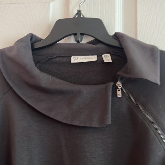 Rafaella Gray Asymmetrical neck super soft top with drawstring. NWOT Size XLP - Picture 3 of 5